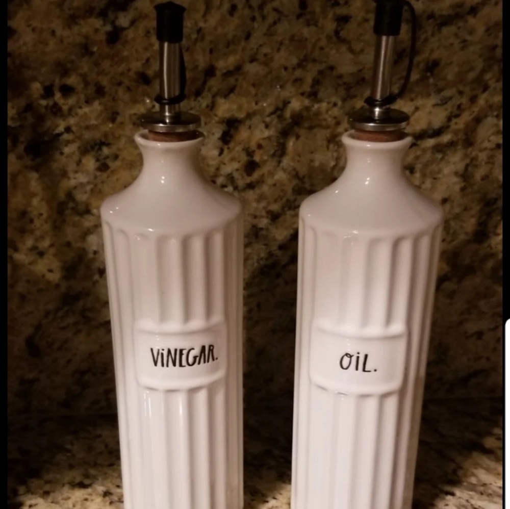 Rae dunn oil & vinegar set